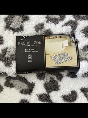 Rachel Zoe White and Gray Cheetah Bath Rug